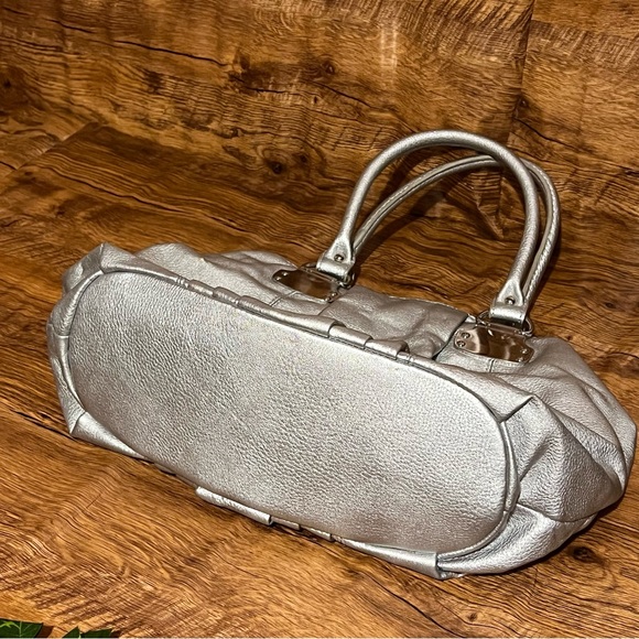 20. Aldo Silver metallic bag - Picture 4 of 13